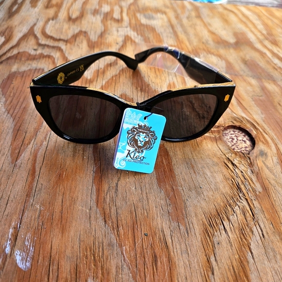 Kleo Stylish Black Sunglasses - Picture 16 of 16